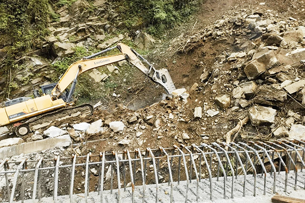 精準預(yù)判與緊急避險，成功化解塌方危機